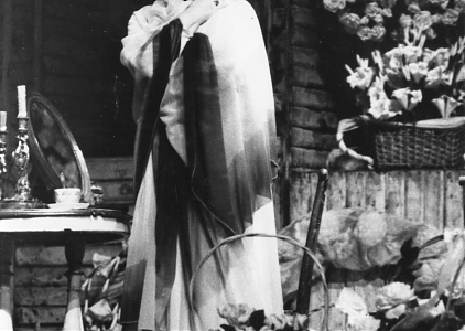  Кручинина в спектакле А.Островского «Без вины виноватые», 1991 г.